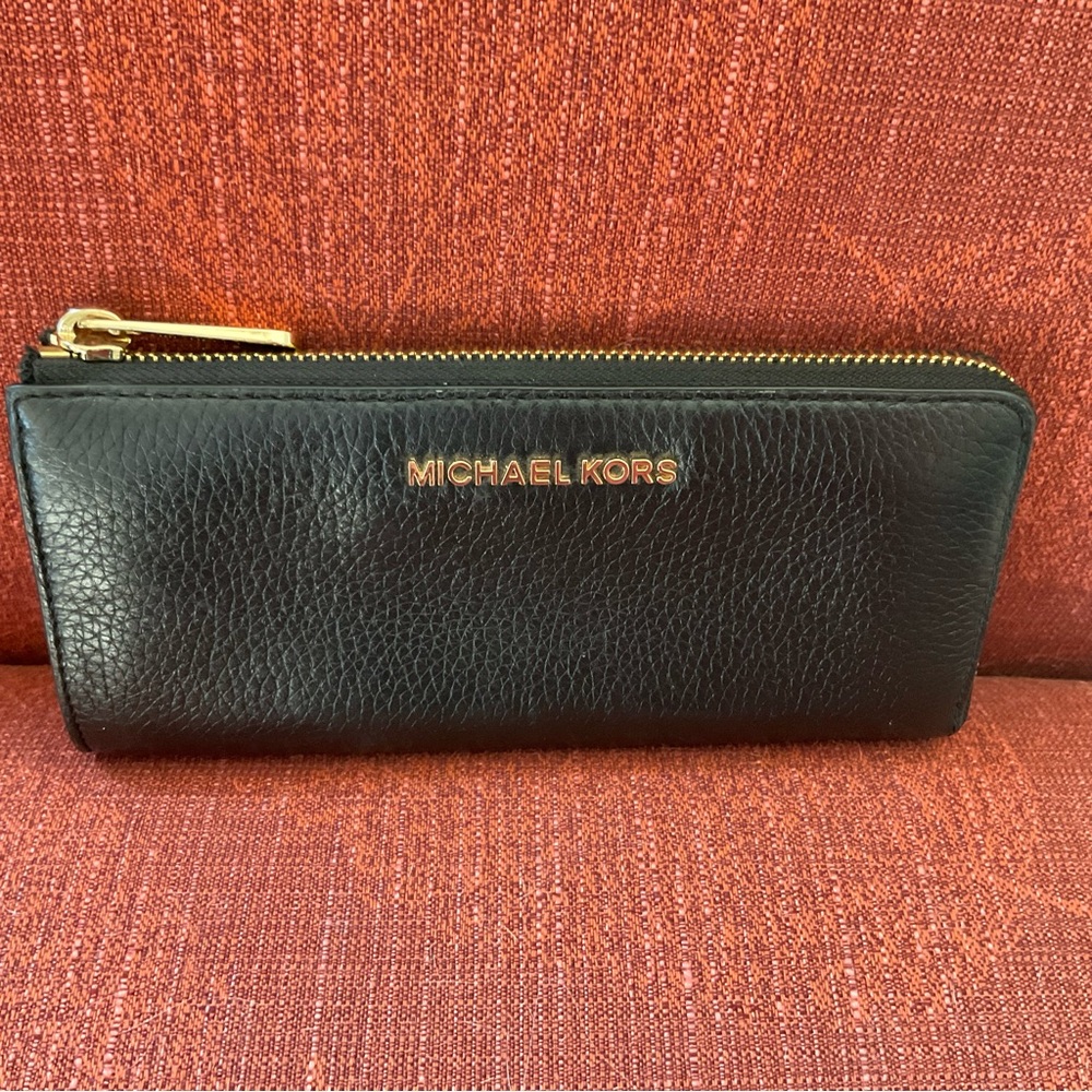 Michael Kors Quarter Zip Around Wallet